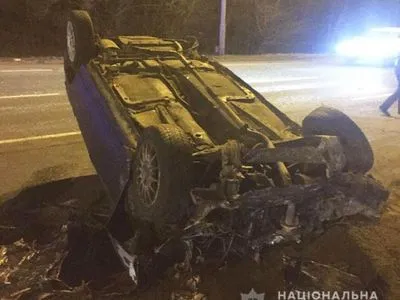 У Києві внаслідок ДТП перекинувся автомобіль: загинула 70-річна пасажирка
