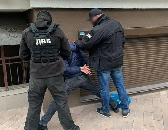 У Києві бойовик “ДНР” стріляв у поліцейських: поранено офіцера