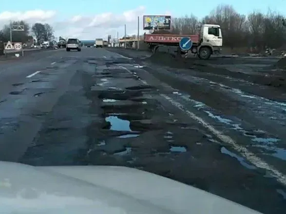 В этом году в Украине планируют построить 2,5 тысячи местных дорог