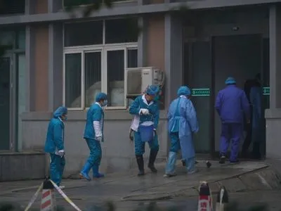 Країни ЄС евакуюють своїх громадян з ураженого коронавірусом міста у Китаї