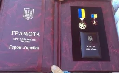 Зеленский дал звание Герой Украины двум погибшим при пожаре в Одесском колледже