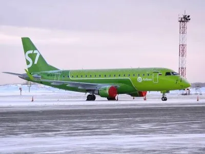 В аэропорту Новосибирска совершил экстренную посадку пассажирский авиалайнер