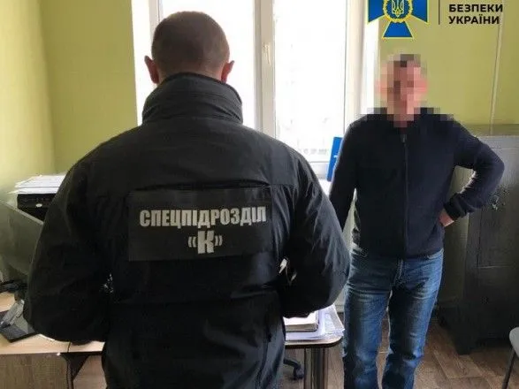 В Житомирской области полицейский требовал взятки за невмешательство в бизнес
