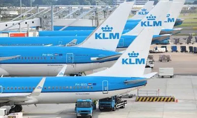 Нідерландська авіакомпанія KLM скасовує рейси в Китай через коронавірус