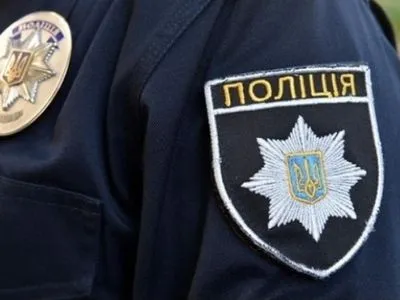 Во Львове мужчина похитил оружие и служебное удостоверение полицейского, который был без сознания