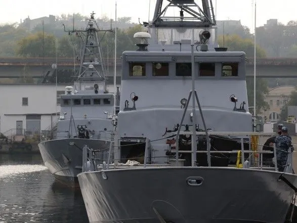 У ВМС повідомили, як відбуватиметься оплата за передачу катерів Island Україні
