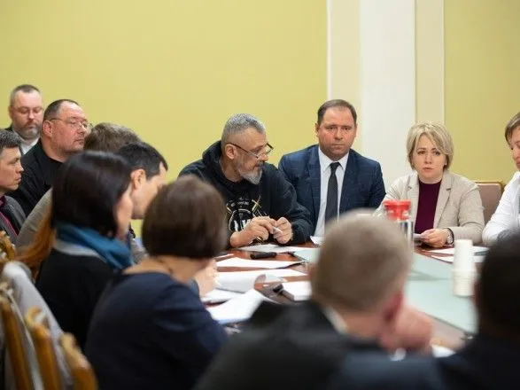 У Президента обговорили створення постійної Комісії з розшуку зниклих безвісти на Донбасі