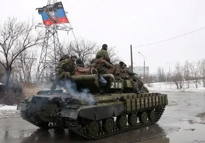 Бойовики на Донбасі розміщують військову техніку з порушенням ліній відведення - СЦКК