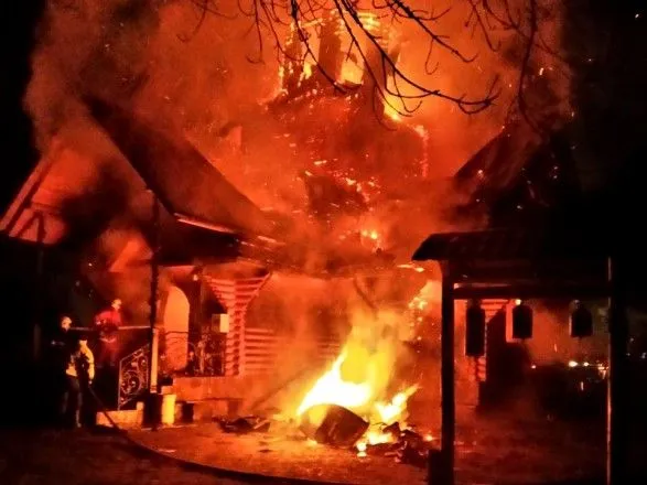 Названа предварительная причина пожара в церкви на Закарпатье