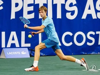 Теннисист из Украины стал финалистом соревнований во Франции