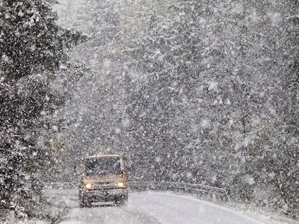 Киев завтра засыплет мокрым снегом: ожидают метели и сугробы высотой 5-10 см