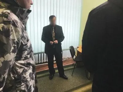 Председателя районного суда на Закарпатье поймали на взятке