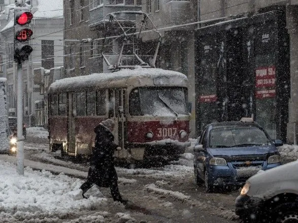 Синоптики предупредили о непогоде: по Украине будет идти снег