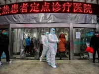 Эпидемия коронавируса: Китай начал клинические испытания средства против пневмонии