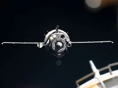 "Союз МС-13" с тремя космонавтами МКС приземлился в Казахстане