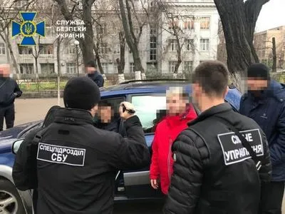 В Одесі на "відкатах" викрили посадовця Держпраці