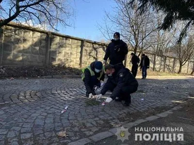 В Мукачево водители устроили стрельбу, двое прохожих ранены