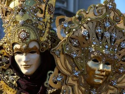 Венецианскому карнавалу - быть: город восстановился после наводнения