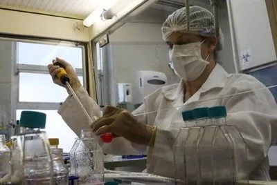 Во Франции у пятерых британцев обнаружили коронавирус, среди них - ребенок