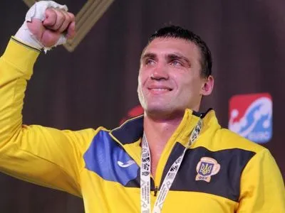 Украинский чемпион Европы по боксу за 43 секунды одержал победу в дебютном бою в карьере