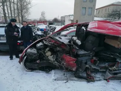 В России микроавтобус с украинцами столкнулся с грузовиком: трое погибших, пятеро травмированных