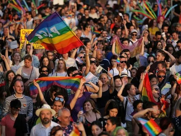 В Швейцарии на референдуме запретили дискриминацию ЛГБТ