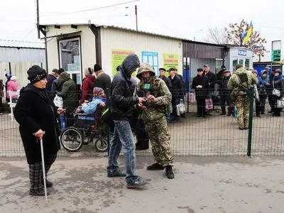 Через контрально-пропускні пункти на Донбасі пройшло близько 28 тис. людей - ДПСУ