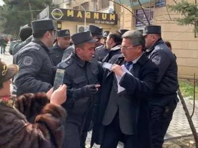 В Азербайджане полиция задержала более 20 оппозиционных кандидатов