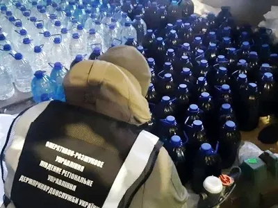 В Одесской области обнаружили цех по производству контрафактного алкоголя мощностью в десятки тонн