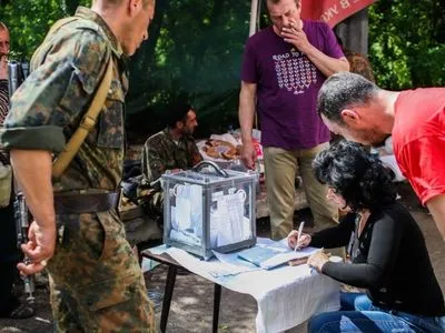 В Луганской области осудили трех женщин за участие в псевдореферендуми боевиков