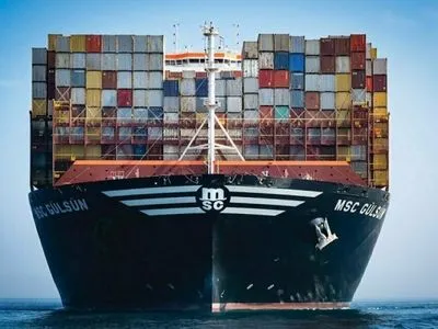 К Одесскому порту приближается контейнеровоз из Китая, экипаж проверят медики