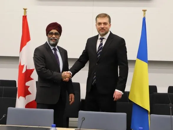 Україна і Канада під час зустрічі міністрів обговорили співпрацю в оборонній сфері