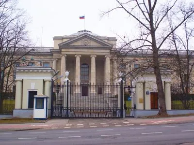 Посольство РФ у Варшаві прокоментувало плани польського прем'єра відвідати Катинь