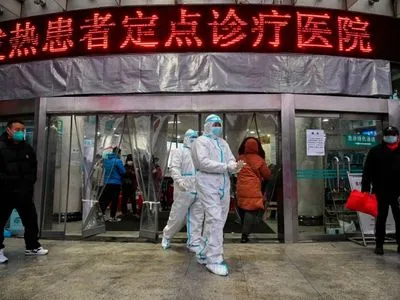 Епідемія коронавірусу: влада Китаю повідомила, яким чином найчастіше відбувається інфікування