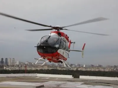 Вертолет ГСЧС транспортировал тяжелобольного пациента в Институт сердца