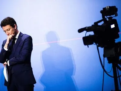 Кандидат в мери Парижа знявся з виборів через інтимне відео з його участю