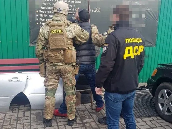 В Хмельницкой области арестовали преступную группу, которая требовала у бизнесмена полмиллиона гривен