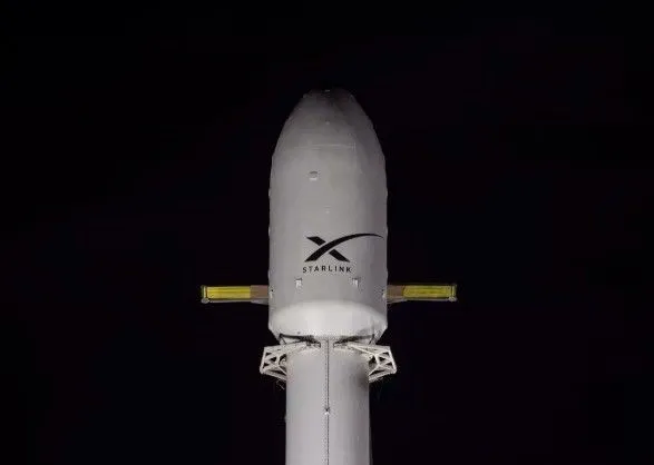 kompaniya-spacex-perenesla-zapusk-raketi-z-60-suputnikami-sistemi-starlink