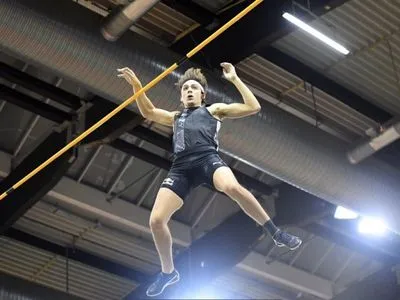 Шведський атлет вдруге за тиждень побив світовий рекорд зі стрибків з жердиною
