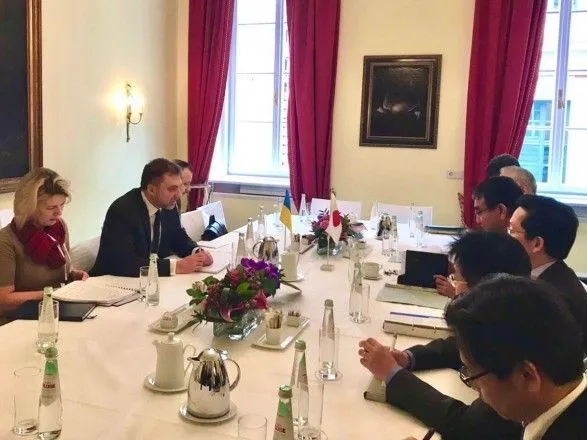 В Мюнхене состоялась встреча министров обороны Украины и Японии
