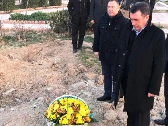 Секретарь СНБО в Иране почтил память погибших в авиакатастрофе 8 января