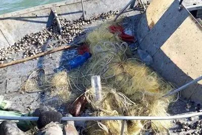 Экипаж задержанного ФСБ украинского судна признался в браконьерстве - СМИ