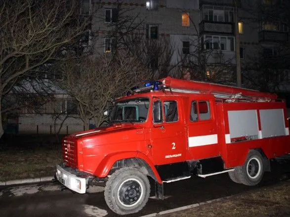 u-khmelnitskomu-cherez-pozhezhu-v-bagatopoverkhivtsi-evakuyuvali-ponad-40-lyudey