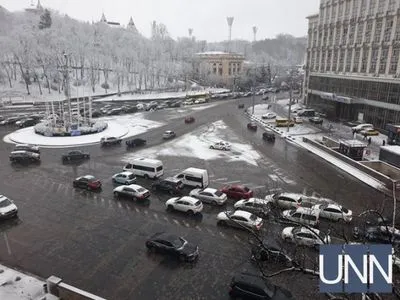 С утра понедельника центр Киева сковали пробки