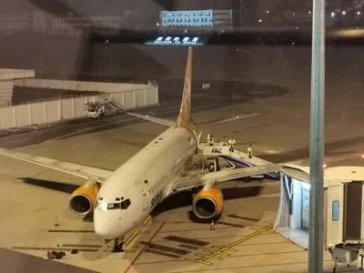 Эпидемия коронавируса: самолет с эвакуированными украинцами на борту приземлился в Алматы