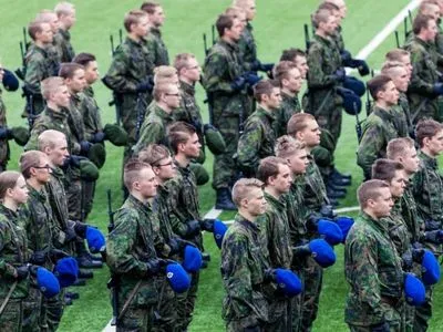 Армія Фінляндії розпочинає експеримент зі спільного проживання в казармах чоловіків і жінок