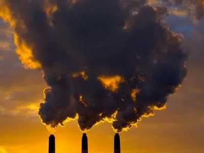 Уменьшение выбросов к 2030 году на 22,5%: правительство утвердило "экологический" законопроект