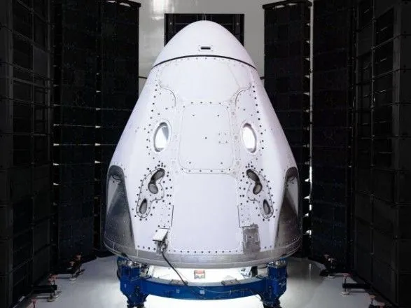 SpaceX начинает подготовку программы для космических туристов