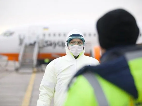 Ни один пилот, врач или полицейский не отказался участвовать в эвакуации украинцев из Китая - Геращенко