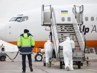 Літак, який евакуював українців з Китаю, після дезінфекції повернеться до роботи